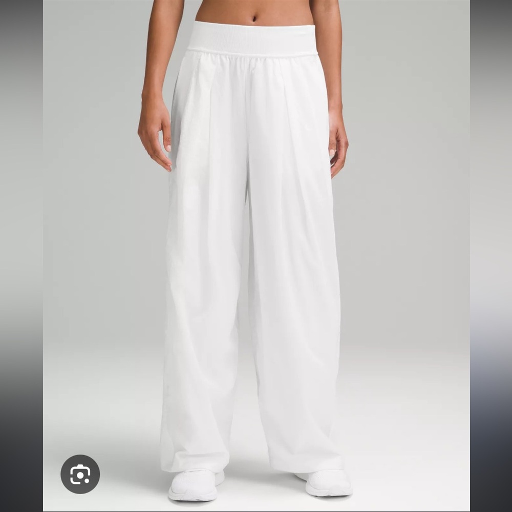 Lululemon lightweight tennis mid rise track pant white 4